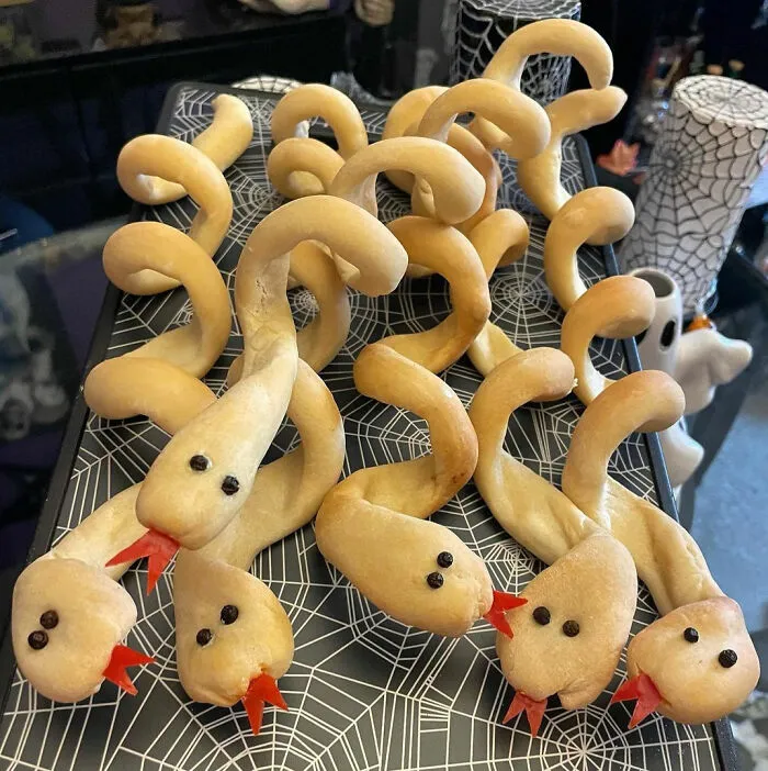 Snake Breadsticks