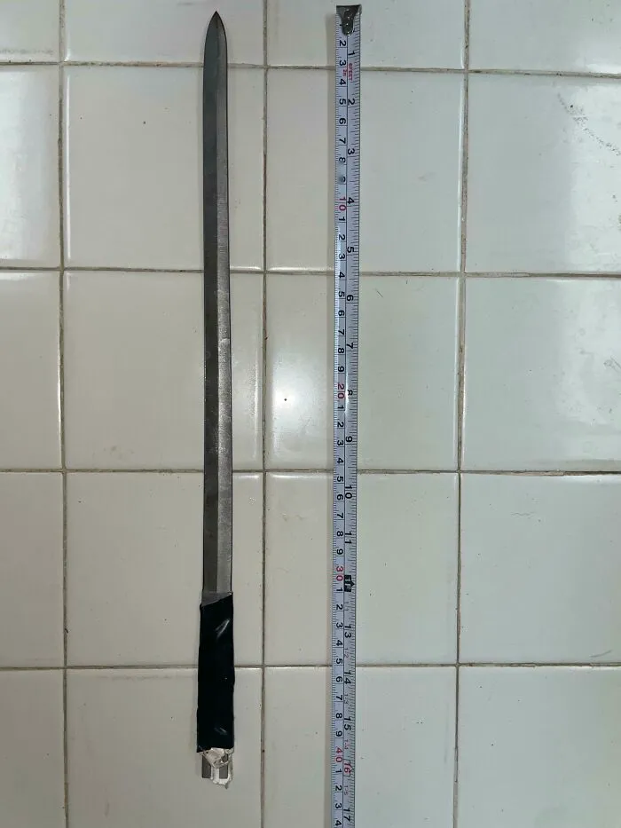 Found A 16 Inch Blade Tucked Under A Tree In My Front Yard. Not Mine And Was Not There Before
