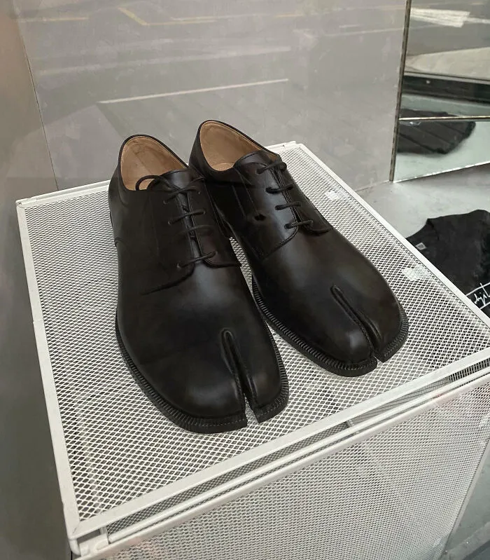 Nunca había visto zapatos de vestir con separador