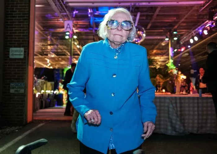 25 Honest Wedding Photos By Ian Weldon That Are As Funny As They Are Chaotic (New Pics)