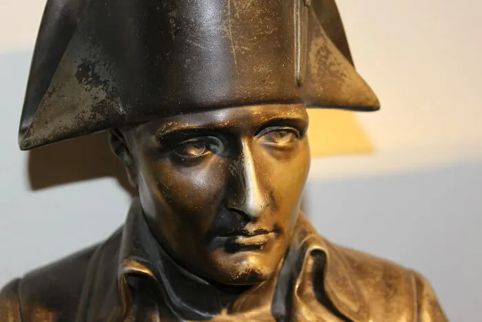 “What’s The Biggest Example Of ‘Genius’ To ‘Idiot’ There Has Ever Been?” (22 Answers)