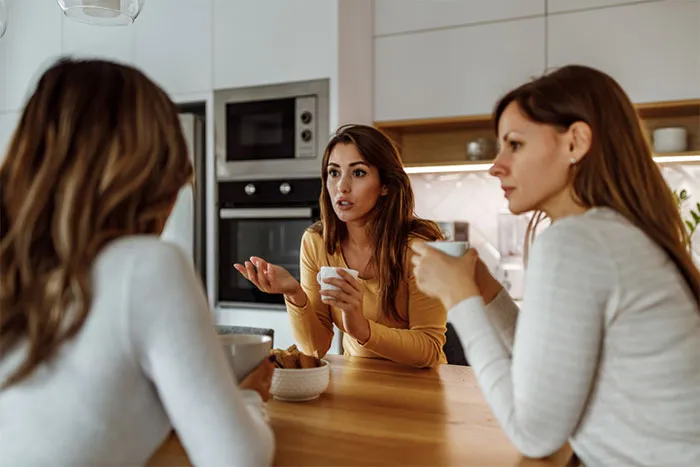 20 Momentos exasperantes al encontrar a personas increíblemente malcriadas