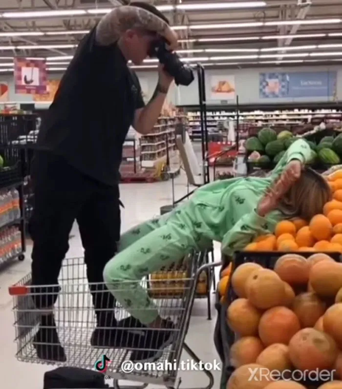 Squashing Supermarket Oranges Just To Get A Good Portrait