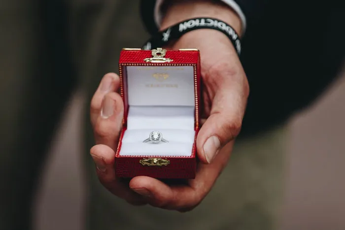 “She Slaps Him So Hard My Face Hurt”: 30 Of The Worst Proposal Fails That Had Witnesses Cringing
