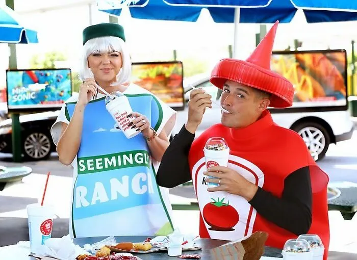 Sarah Hyland And Wells Adams As Seemingly Ranch And Ketchup