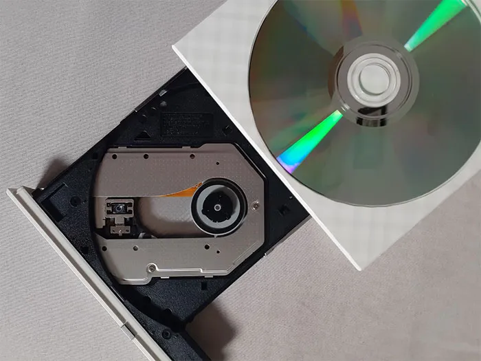 “I’m Having A Blast”: 50 People Are Not Ashamed To Admit They Still Use These Obsolete Things