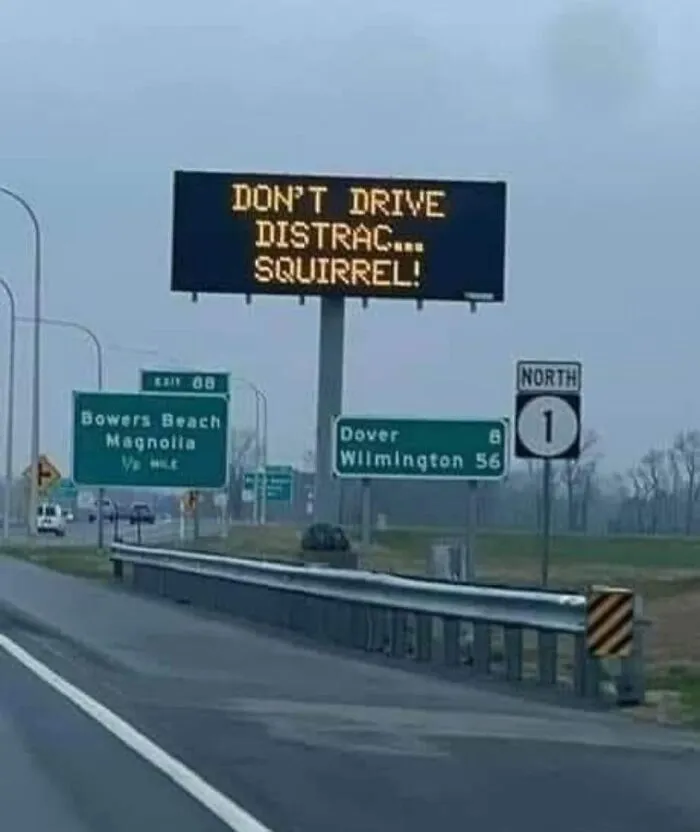 27 Carteles muy divertidos para echarse unas risas