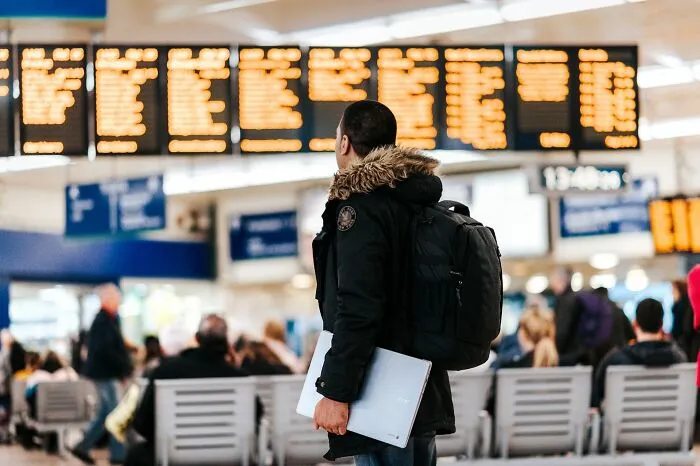 40 Dumb And Funny Mistakes People Made While Traveling