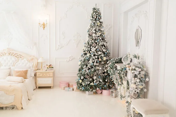 Create a Low-cost Sky-themed Christmas Decor