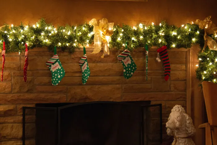 DIY for Minimalists: Adorn the Fireplace With Stockings