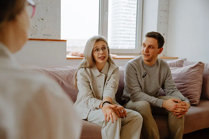 30 Therapists Share Moments They Realized Relationships Were Not Going To Work And What They Did