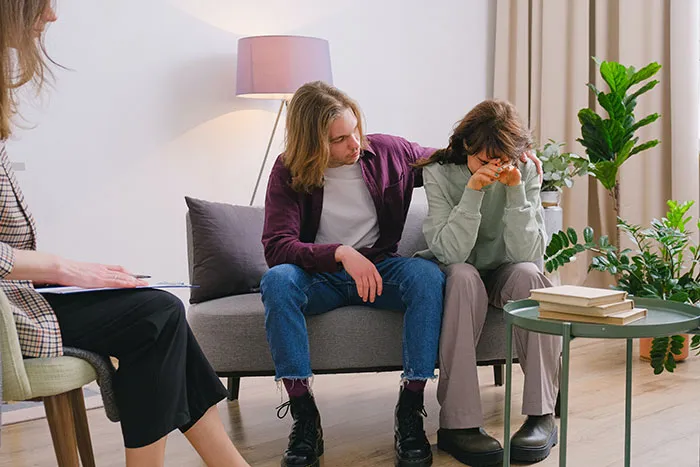 30 Therapists Share Moments They Realized Relationships Were Not Going To Work And What They Did
