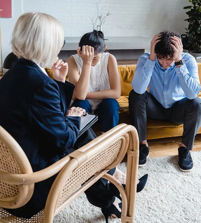 30 Therapists Share Moments They Realized Relationships Were Not Going To Work And What They Did