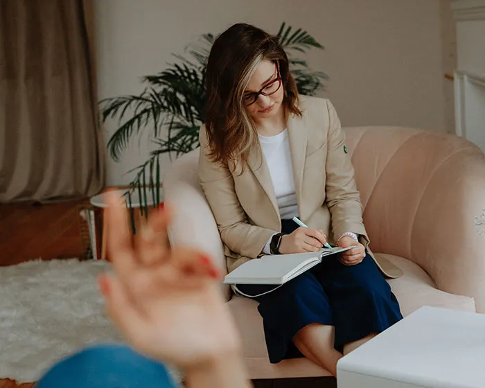 30 Therapists Share Moments They Realized Relationships Were Not Going To Work And What They Did
