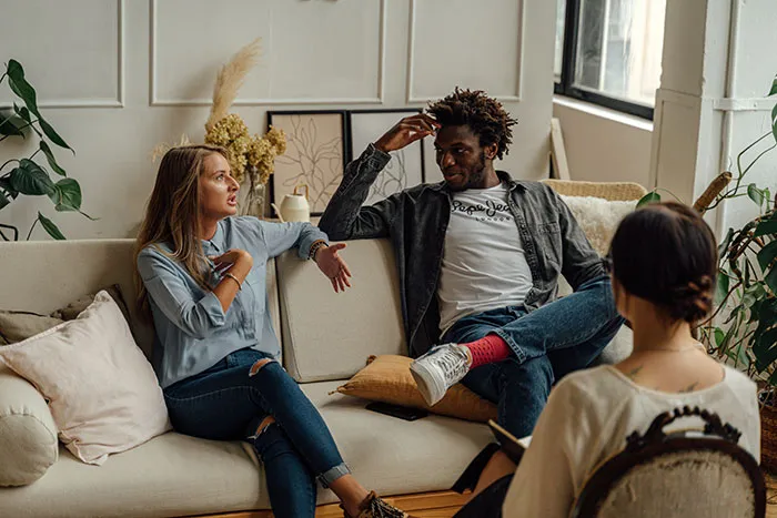 30 Therapists Share Moments They Realized Relationships Were Not Going To Work And What They Did