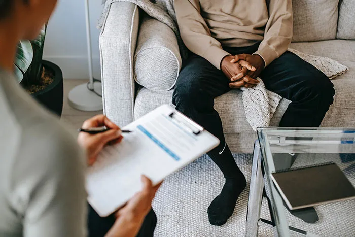 30 Therapists Share Moments They Realized Relationships Were Not Going To Work And What They Did