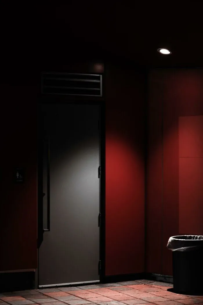 27 Bone-Chilling Experiences Of People Coming Into Contact With Killers