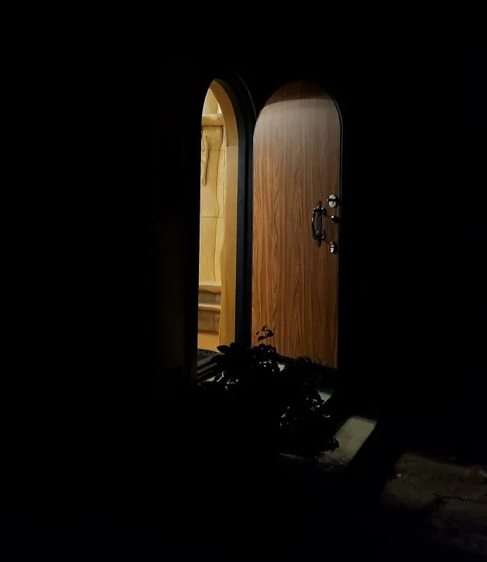 27 Bone-Chilling Experiences Of People Coming Into Contact With Killers