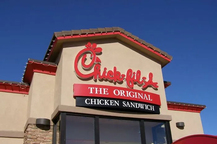 "What Restaurants Do You Refuse To Go To And Why?" (30 Answers)