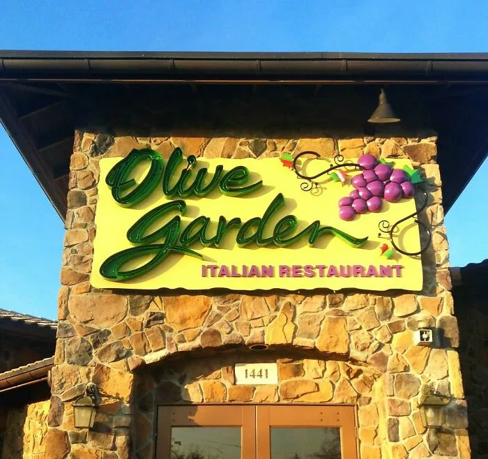 "What Restaurants Do You Refuse To Go To And Why?" (30 Answers)