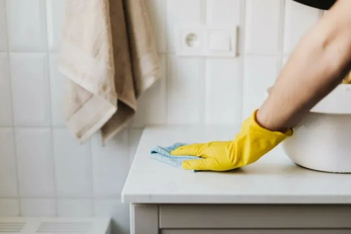 “People That Don’t Hate Their Jobs And Make A Decent Wage, What Do You Do?” (30 Answers)