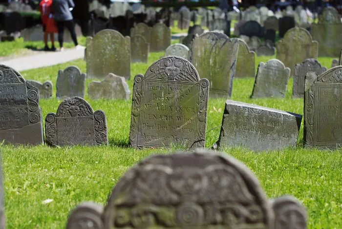 96 Dark Riddles That Are Deliciously Spooky