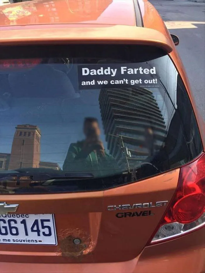 Papá se ha tirado un pedo y no podemos salir