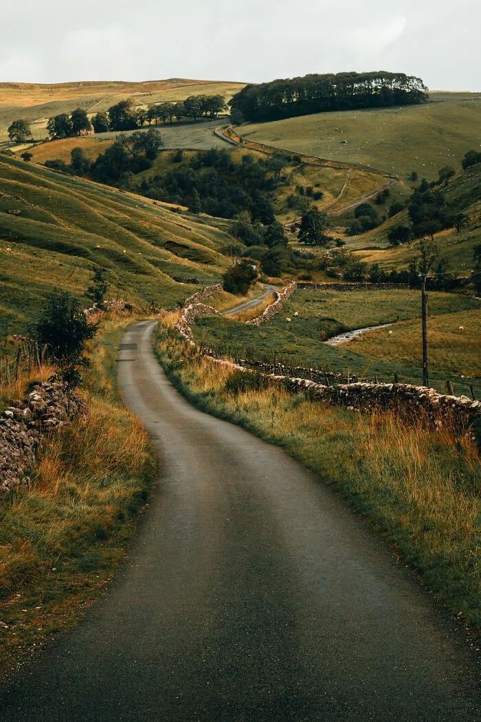 “You Can’t Get Rich Here”: 35 People Reveal The Best And The Worst Thing About Their Countries