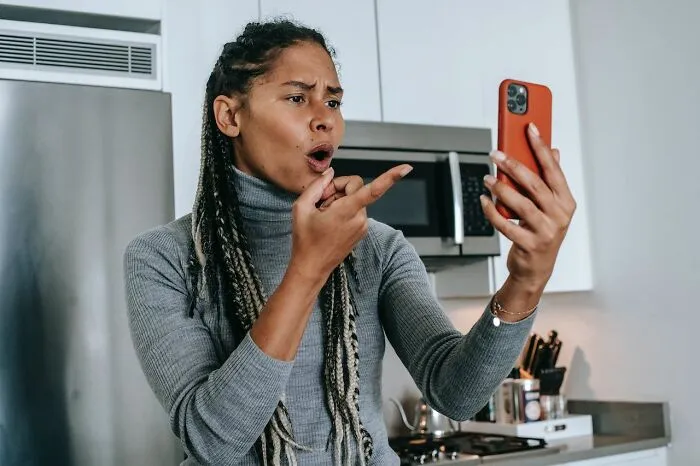 “Recently Learned In Therapy That It Wasn’t Normal”: 30 Behaviors People Don’t Realize Are Toxic