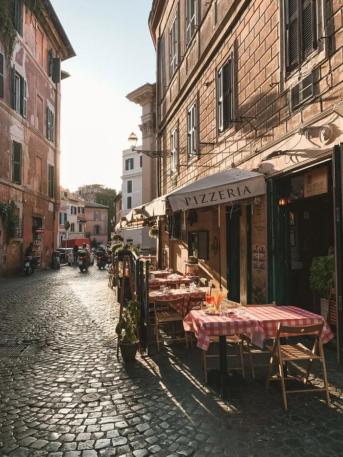 “You Can’t Get Rich Here”: 35 People Reveal The Best And The Worst Thing About Their Countries