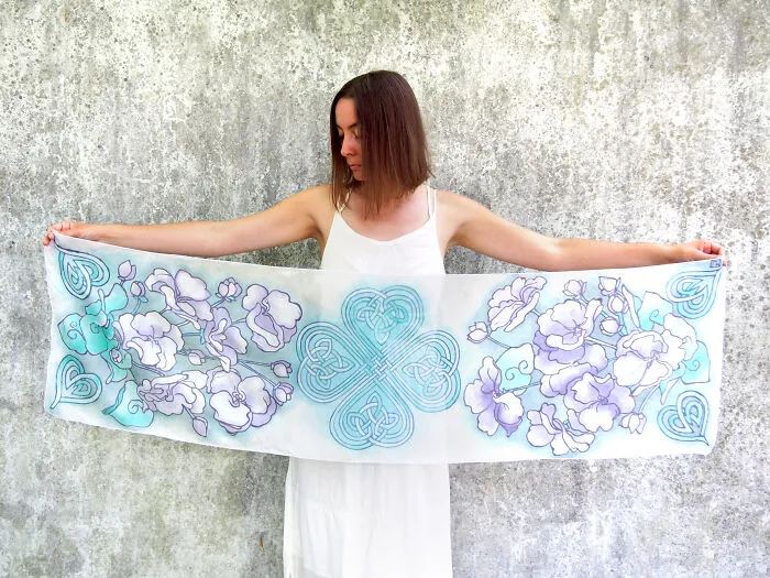 New Take On Celtic Knot Ornamet: White Freshness With Mint