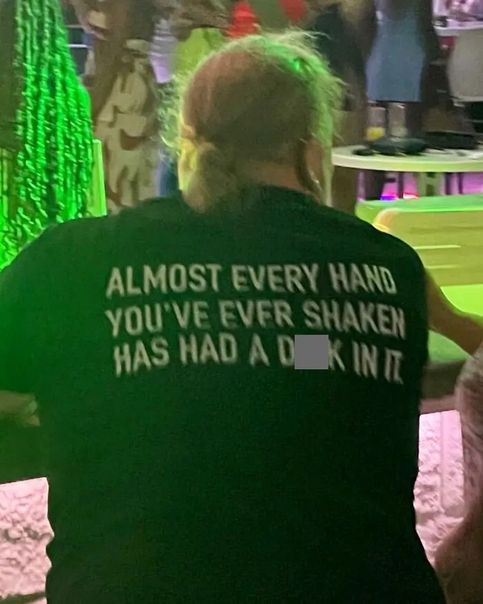 50 Times People Spotted A Shirt That Was So Good They Just Had To Take A Pic (New Pics)