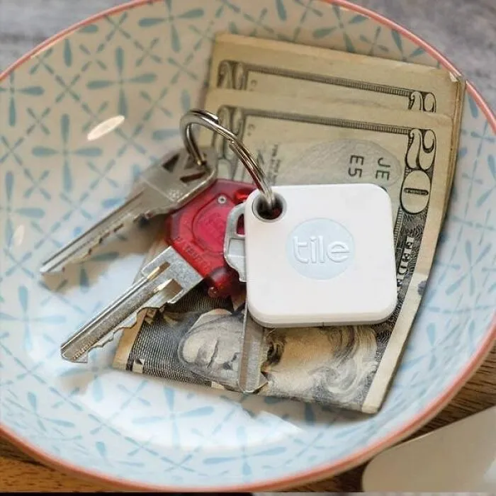 A Small Tile Tracker That Uses Bluetooth To Track Down Your Phone, Keys, Wallet, Or Whatever Else You Need To Effortlessly Wrangle Like The Type A Badass You Are