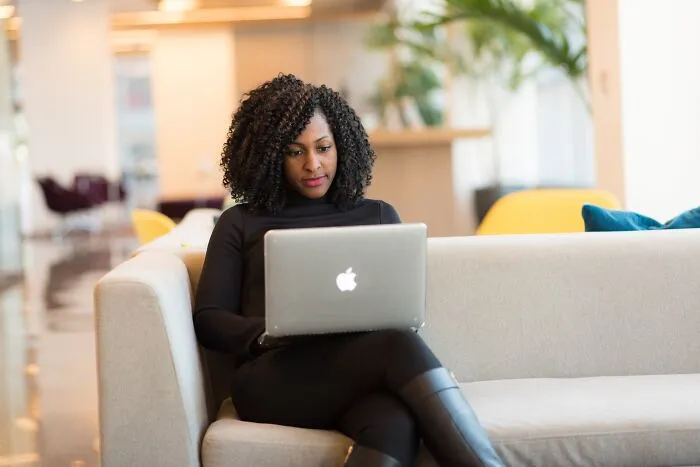 30 People Online Spill The Beans About Their High-Pay Jobs That They Do Without A Degree
