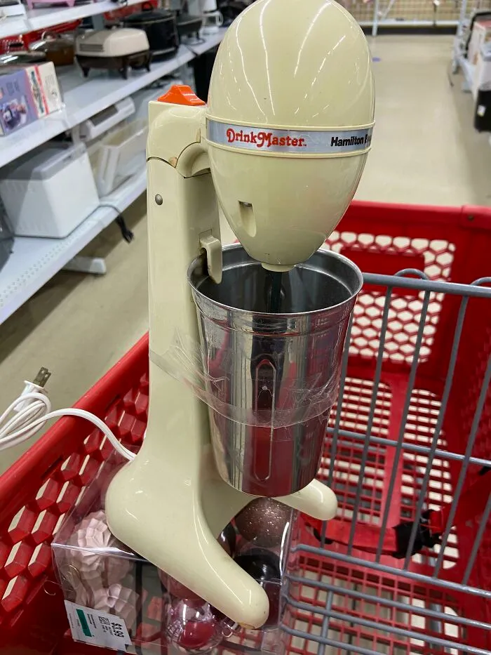 Vintage (1980’s) Milkshake Machine/Drink Mixer. Works Like A Champ, My Husband Is Using It To Make Tiki Drinks🍹
