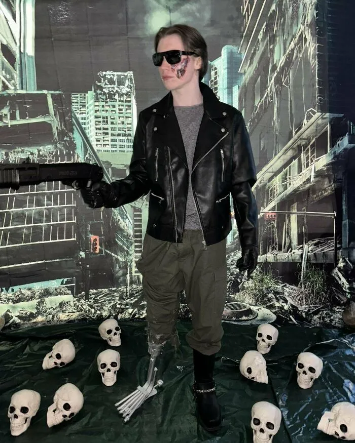 I’m An Amputee. Here’s My Costume. The Terminator!