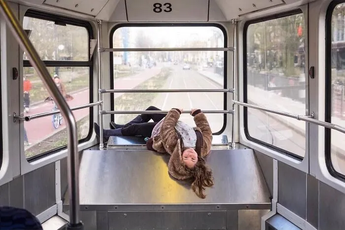 30 Divertidas fotos "accidentales" tomadas en el momento justo por esta fotógrafa callejera