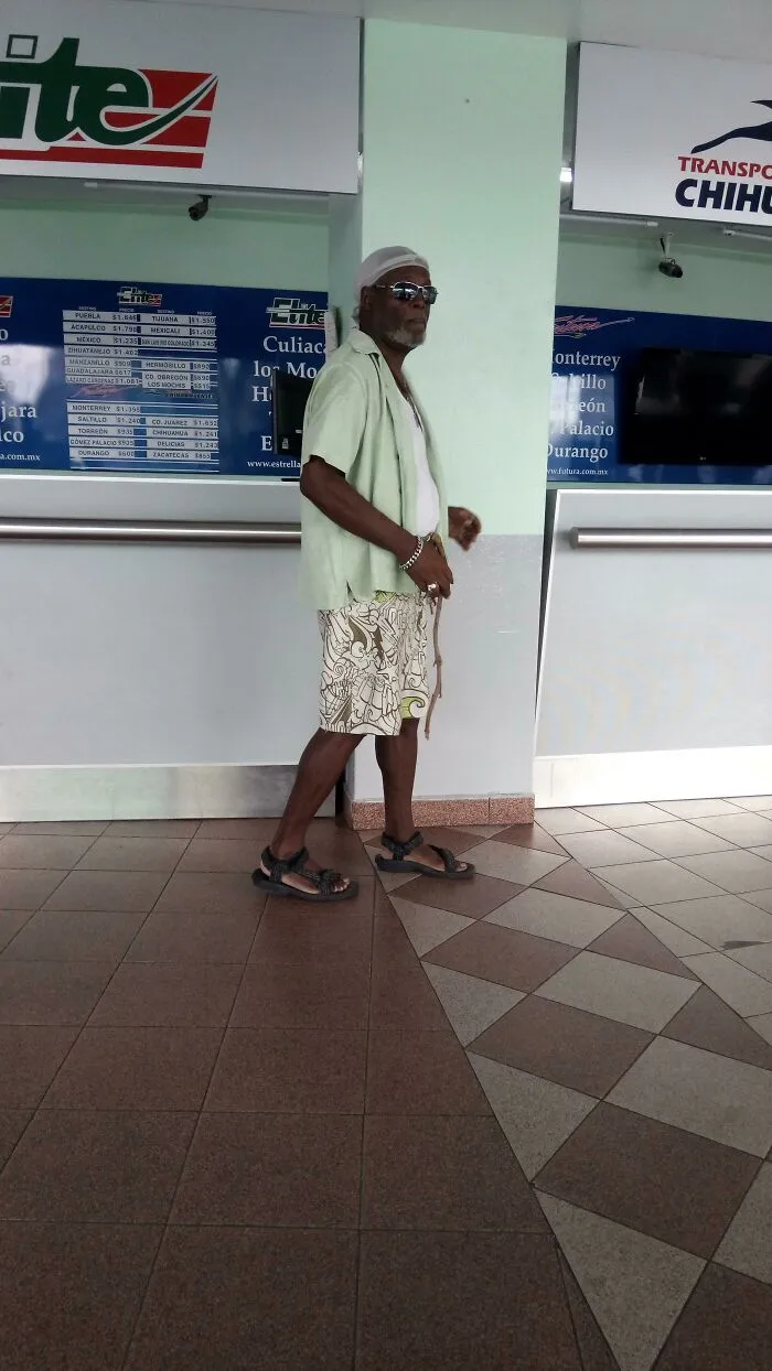 No es Samuel L. Jackson en una estación de autobuses