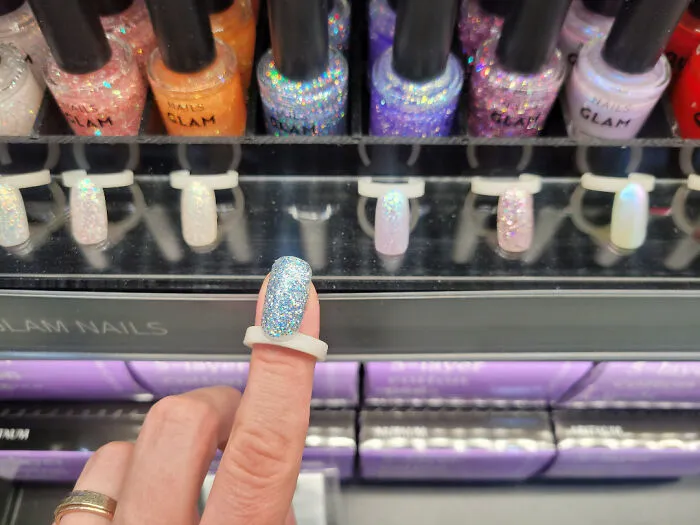 These Nail Rings That Let You See What Your Nails Would Look Like If You Painted Them
