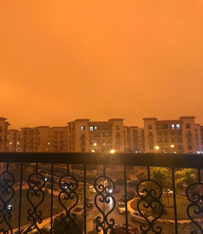 Las nubes de tormenta en Egipto son tan densas que la luz del sol no puede penetrarlas