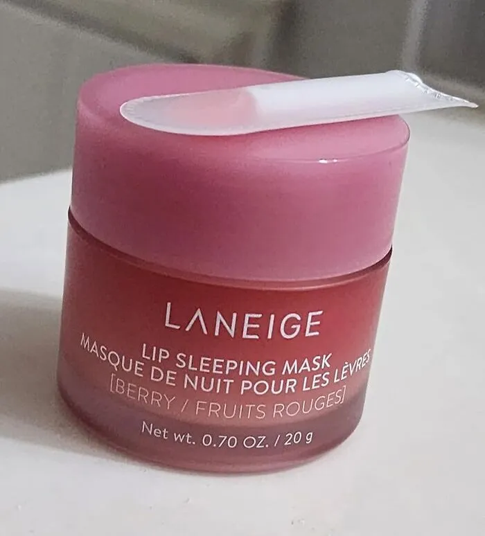 <a Style="Display:inline;" Href="Https://Www.amazon.com/Laneige-Sleeping-Berry/Dp/B07xxphqzk?asc_source=verso&asc_campaign=618e9500d0013b8dece7e9d9%7c7n7x63g71ycocjbgjwwtew&asc_refurl=https%3a%2f%2fwww.glamour.com%2fstory%2fbest-Gifts-For-Everyone-On-Your-List&ascsubtag=618e9500d0013b8dece7e9d9&linkcode=ll1&tag=bpflamingo-20&linkid=6d413f2298515dfdcd9663d9d0fca7fe&language=en_us&ref_=as_li_ss_tl" Target="_blank"><span Style="Font:inherit;color:#d74b1f;"> Lip Sleeping Mask </Span>: They'll Love Waking Up To, Leaving Their Lips Baby-Soft In The Morning - A Must-Have Gift Anyone Would Appreciate For Its Overnight Transformation Magic.
