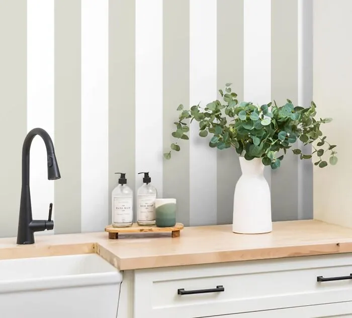 Chic Striped Wallpaper Patterns