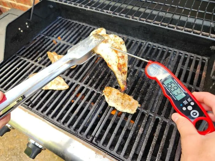 Heat Things Up With The Instant Read Meat Thermometer – Fast, Accurate And Waterproof, So You Don't Get Burned At The Grill!
