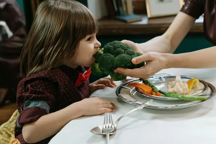 31 Things Parents Do That Obviously Show They’re Not Doing A Great Job, As Shared Online