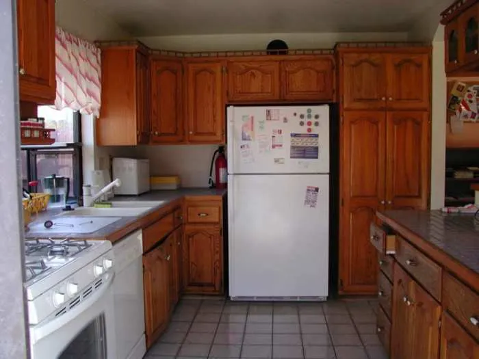 Person Asks “What Should Go In The Fridge That People Don’t Realize Should Go In The Fridge?”, Gets 30 Replies