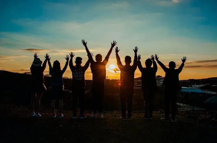 30 People Share The Heartbreaking Moment They Realized Their “Friend” Was Fake