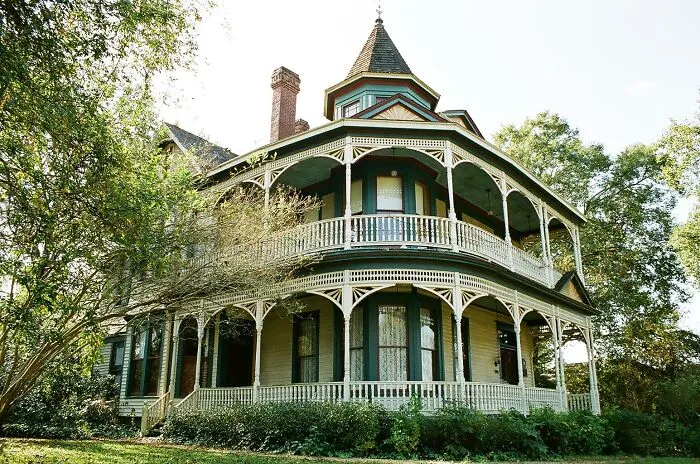 30 Weird Homes That Just Needed To Be Shared On This Group