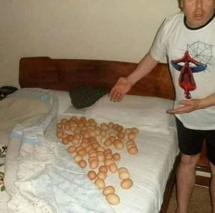 50 Weird Images That Need No Context Whatsoever To Be Hilarious, As Seen On This FB Page