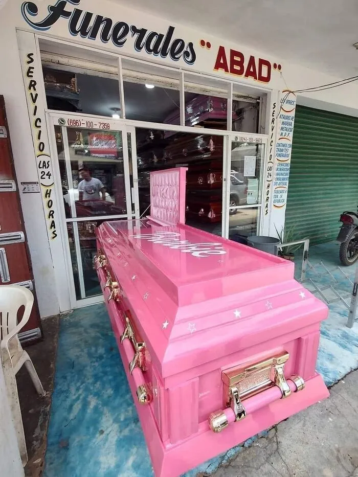 50 Weird Images That Need No Context Whatsoever To Be Hilarious, As Seen On This FB Page