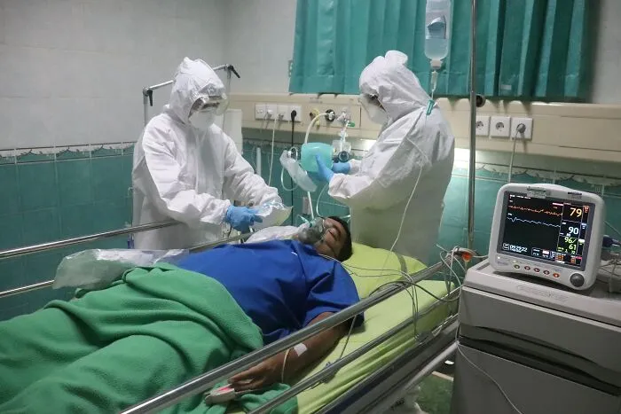 Someone Asked “What Happens In Hospitals That’s Hidden?”, And 30 HC Workers Delivered